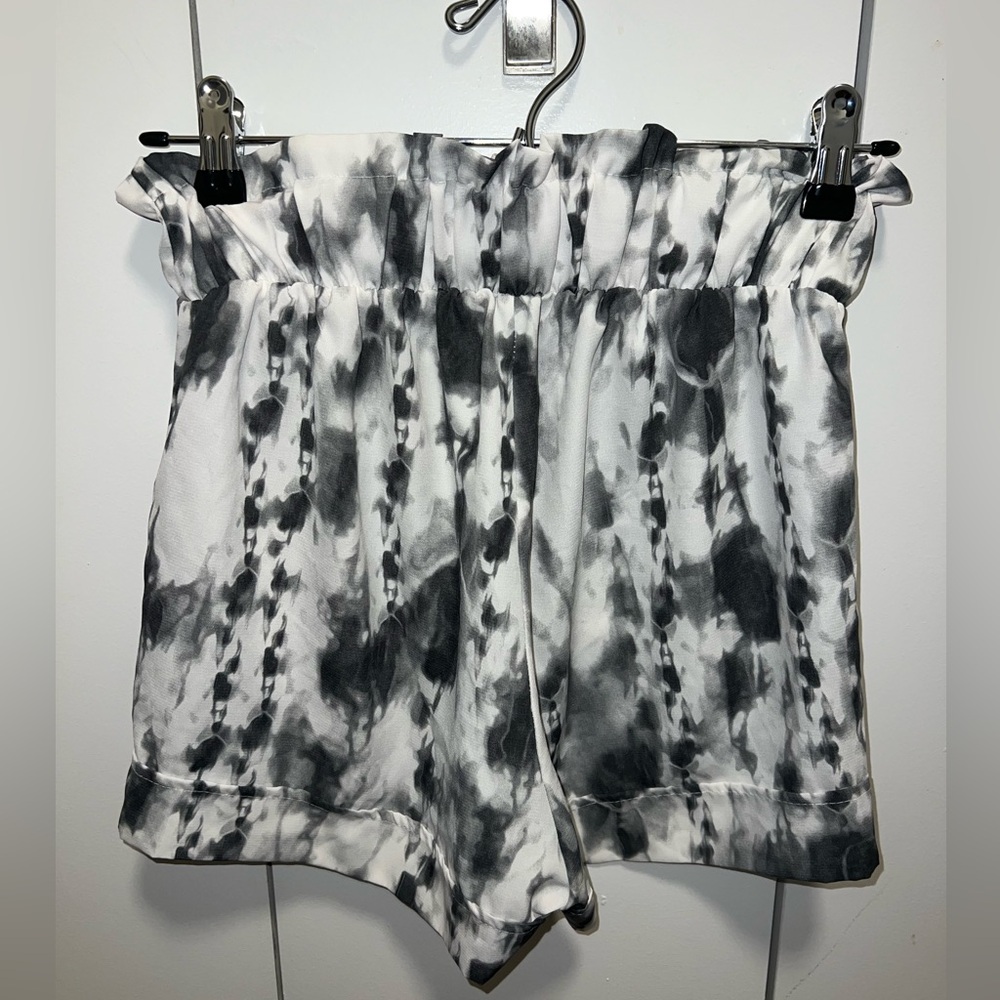 Black and white tie die shorts